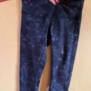 Lululemon cropped leggings